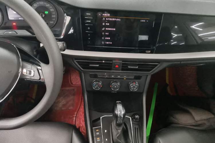 Used Volkswagen Lavida 2021 1.5L Automatic Comfort Edition Audio And AC Panel