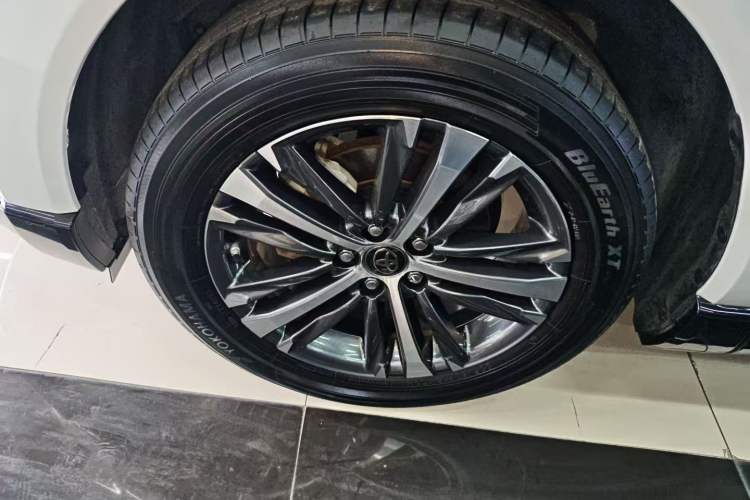 Used Toyota Venza 2023 2.0L CVT Two-Wheel Drive Luxury Edition
