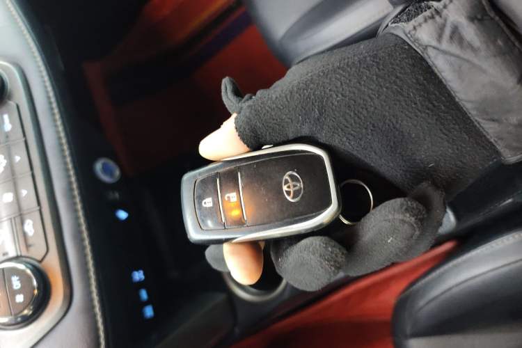 Used Toyota RAV4 2015 2.0L CVT Four-Wheel Drive New Edition
