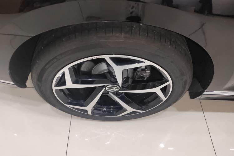 Used Volkswagen Magotan 2025 Revised Version Zhongxiang Edition 330TSI DSG Luxury Trim