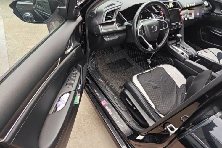 Used Honda Civic 2016 220TURBO CVT Prestige Edition Driver Seat