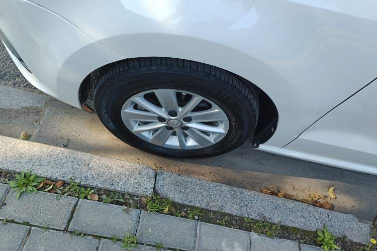 Used Volkswagen Polo 2018 1.5L Automatic Advanced Driving Model Left Front Wheel Hub