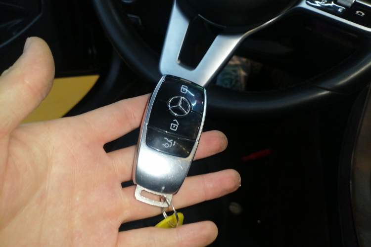 Used Mercedes-Benz E-Class 2020 Facelift E 300 L Stylish Edition Vehicle Key