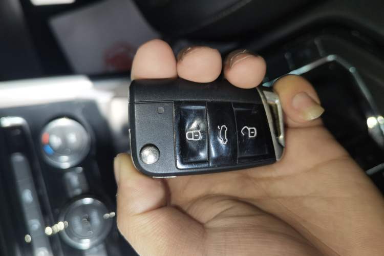 Used Volkswagen Tiguan L 2019 330TSI Automatic Two-Wheel Drive Panoramic Comfort Edition China V Standard