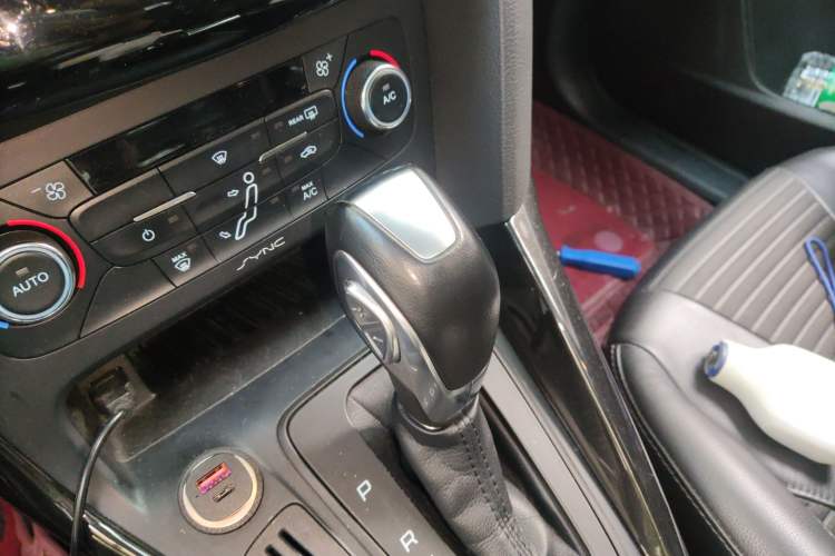 Used Ford Focus 2015 Sedan 1.6L Automatic Trend Model Gear Lever