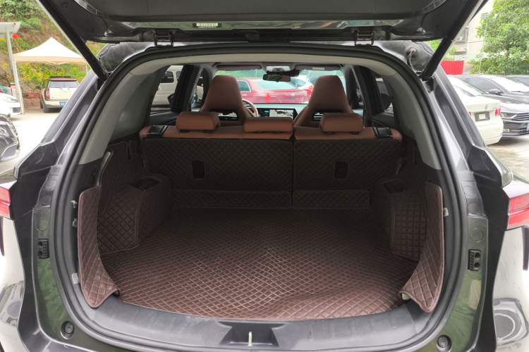 Used CHANGAN CS75 PLUS 2023 3rd Generation 1.5T Automatic Pilot Model Trunk