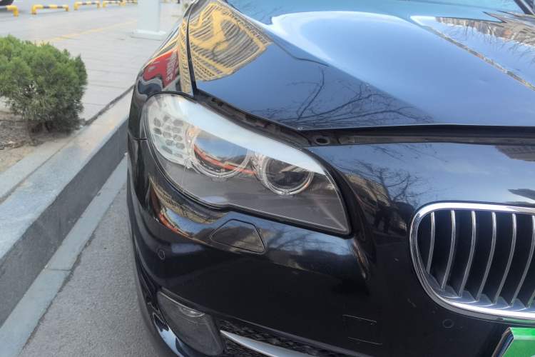 Used BMW 5 Series 2013 525Li Leading Model
