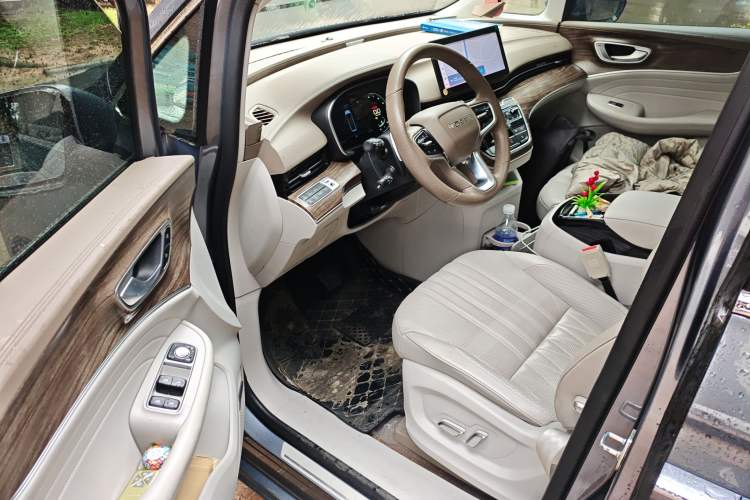 Used Roewe iMAX8 2023 400TGI Comfort Edition
