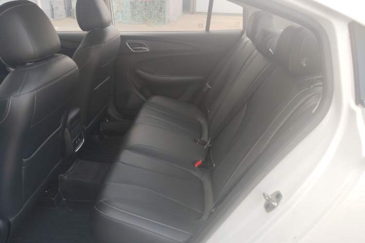 Used Roewe i5 2020 1.5L Manual 4G Connect Leehao Flagship Edition Left Rear Seat