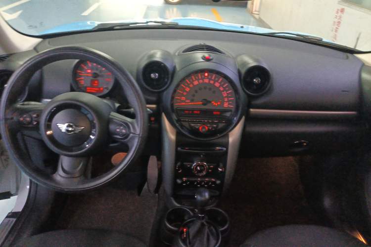 Used MINI Countryman 2014 1.6L COOPER Fun Center Console