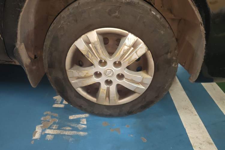 Used FORTHING Lingzhi 2018 M5L 1.6L 9-Seater Comfort Model Right Front Wheel Hub