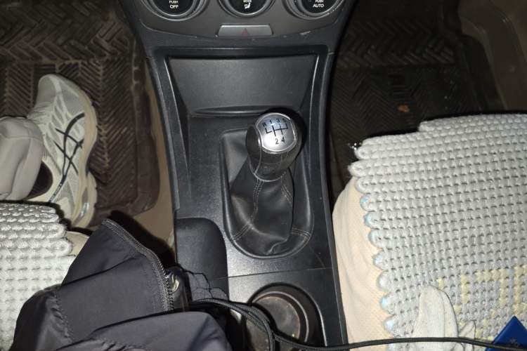 Used Bestune B50 2012 1.6L manual fashion version
