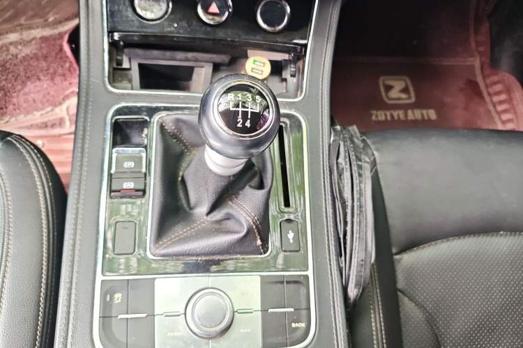 Used Zotye T600 2016 Sport Edition 1.5T Manual Luxury Model Gear Lever