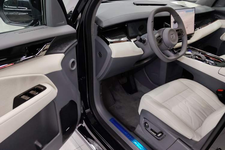 Used Zeekr 009 2024 7-Seater Walk-through Version 4WD 140 kWh
