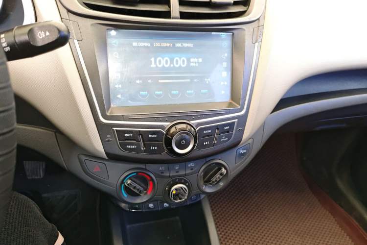 Used Chevrolet Sail 2015 Sail 3 1.5L Manual with Ideal Sunroof Edition
