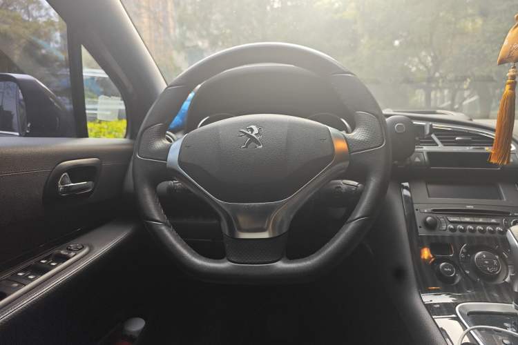 Used Peugeot 3008 2013 2.0L Automatic Trend Edition Steering Wheel