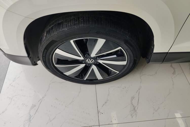 Used Volkswagen Tharu 2023 300TSI Two-Wheel-Drive Moonlight Edition