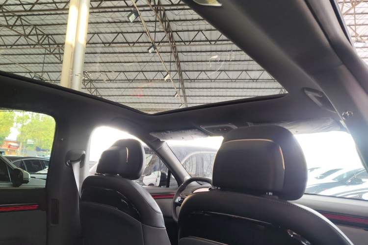 Used Zeekr 7X 2025 100 kWh Long-Range Rear-Wheel Drive with Intelligent Driving Features
