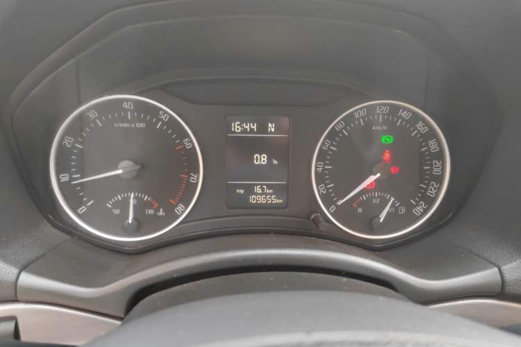 Used Skoda Octavia 2012 1.6L Automatic Yijie Edition Instrument Cluster