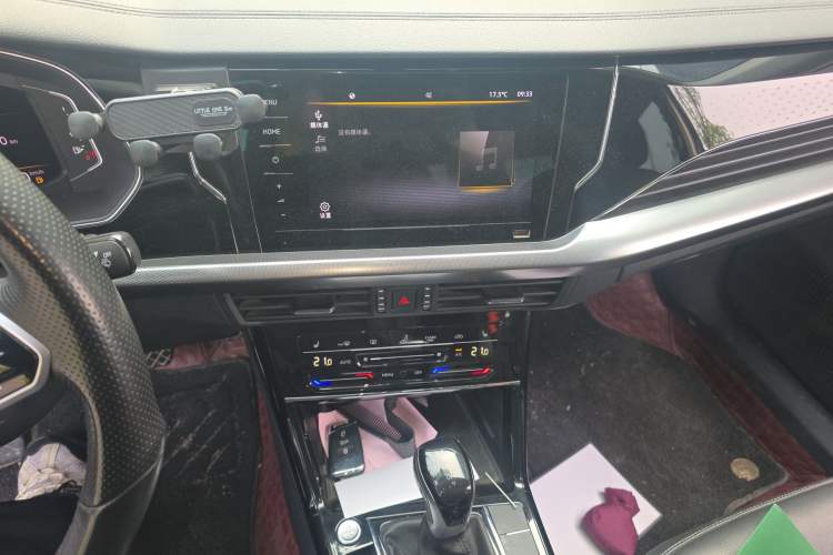 Used Volkswagen Passat 2023 330TSI Starry Elite Edition Audio And AC Panel