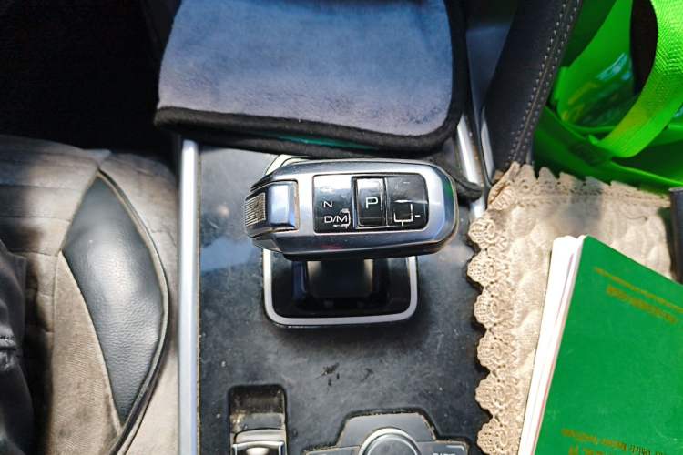 Used Haval H6 2018 Blue Label Sport Edition 1.5T Automatic Two-Wheel Drive Elite Model Gear Lever