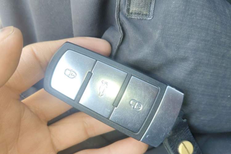 Used Volkswagen Magotan 2015 1.8TSI Luxury Model Vehicle Key