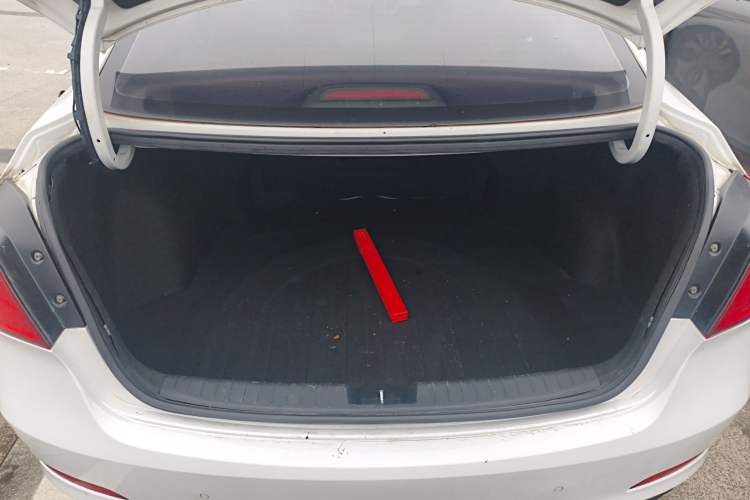 Used Hyundai Mistra 2014 1.8L Automatic Smart GLS Trunk