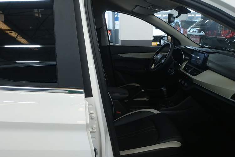 Used Baojun 360 2019 Revised Version 1.5L Manual Elite China VI

