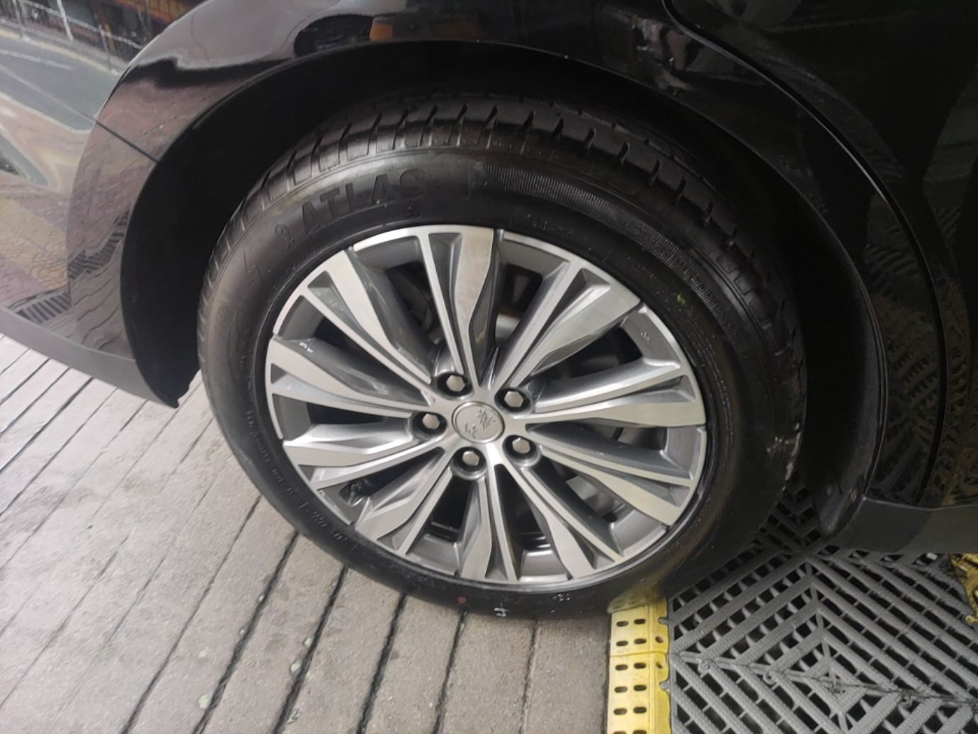 Hongqi E-QM5 2024 560km PLUS — снимка 11