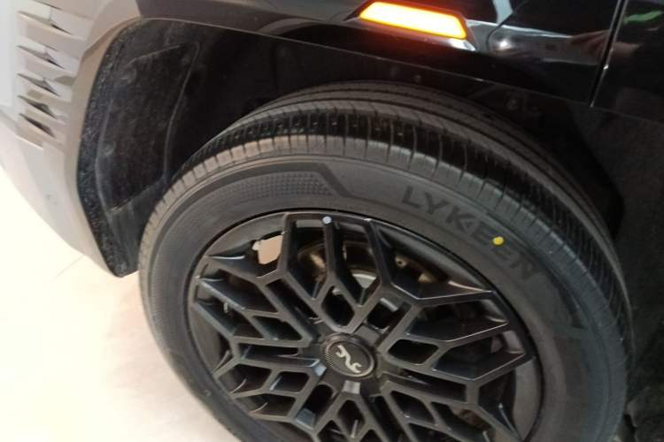 Used Yangwang U8 2023 Luxury Edition Right Rear Wheel Hub