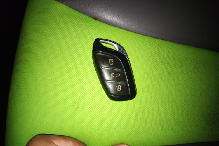 Used Roewe Clever 2021 302 km New Four-Seater Super-Efficient Version Vehicle Key