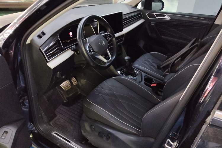 Used Volkswagen Tiguan L 2022 330TSI Automatic Two-Wheel Drive R-Line Enhanced Edition Driver Seat