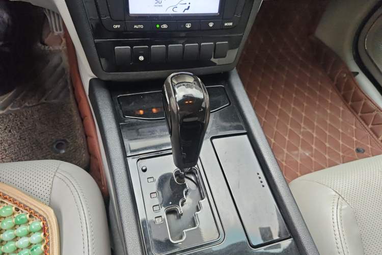 Used Geely Auto EC8 2013 2.0L Automatic Prestige Edition Gear Lever
