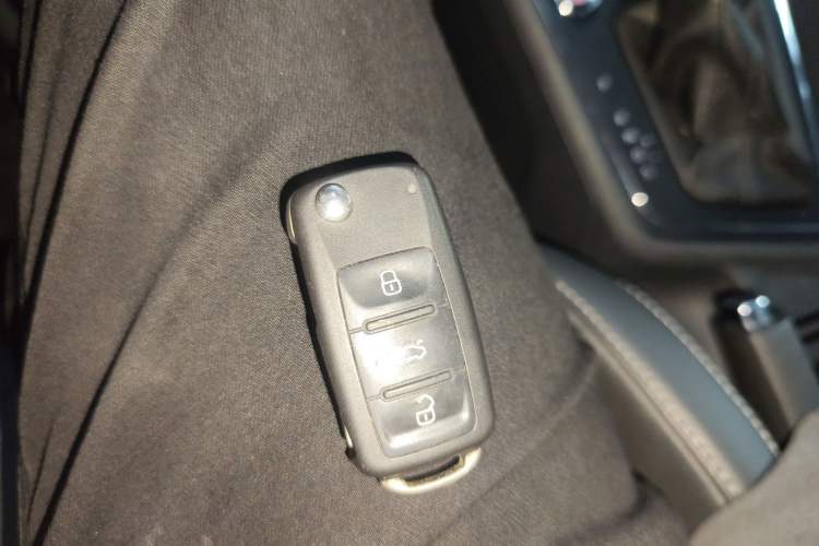 Used Volkswagen Lavida 2017 1.6L Automatic Comfort Edition Vehicle Key