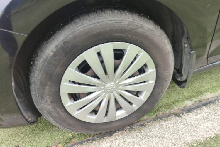 Used Volkswagen Santana 2016 1.4L Manual Fashion Edition Left Front Wheel Hub