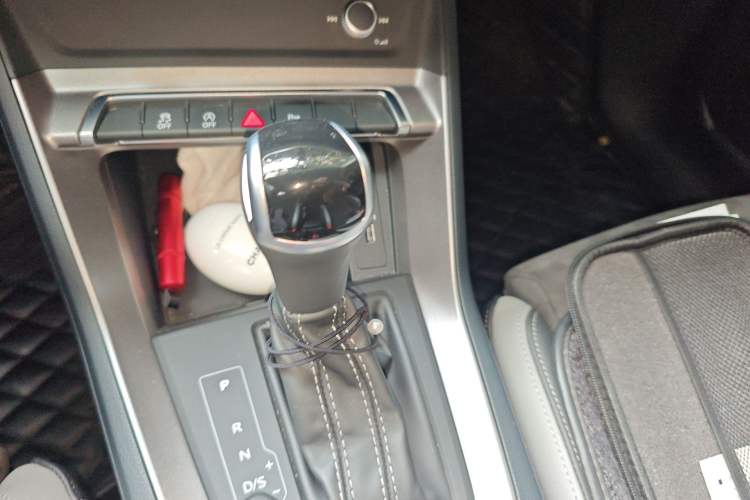 Used Audi Q3 2021 35 TFSI Progressive Dynamic Edition Gear Lever