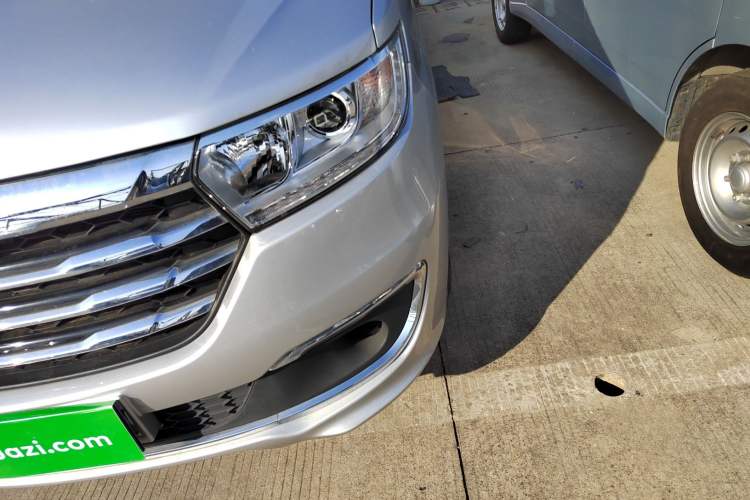 Used JAC Refine M3 2022 PLUS 1.5T 7-Seater Standard Model