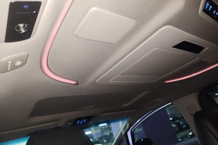 Used Toyota Vellfire 2020 Dual-Engine 2.5L HV Luxury Edition
