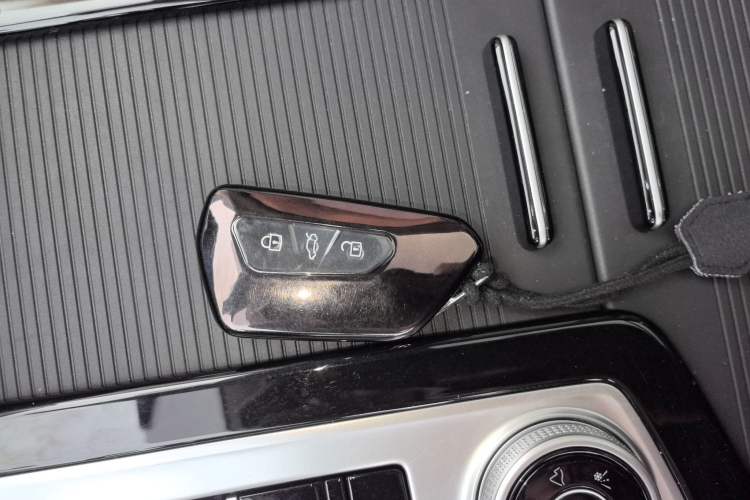 Used Volkswagen Tavendor 2023 380TSI Four-Wheel Drive R-Line Cruise Edition Vehicle Key