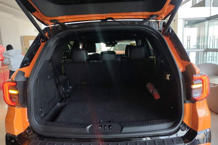 Used Ford Explorer 2024 2.3T EcoBoost Kunlun Peak Edition 7-Seater