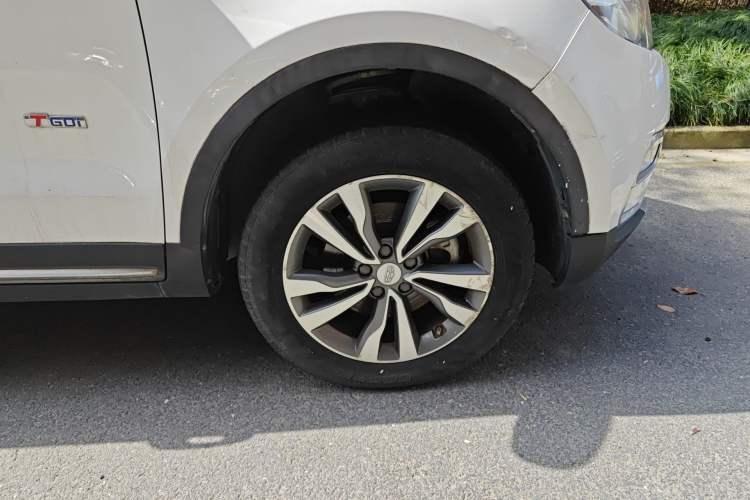 Used Geely Auto Emgrand X7 Sport 2016 1.8TD Automatic ZhiZun Version Right Front Wheel Hub