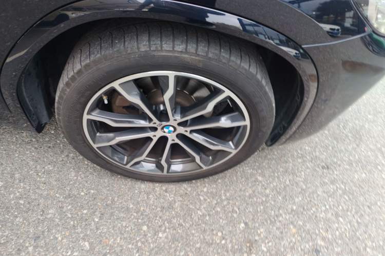 Used BMW X3 2023 xDrive30i Leading Model M Night Edition Package Right Front Wheel Hub