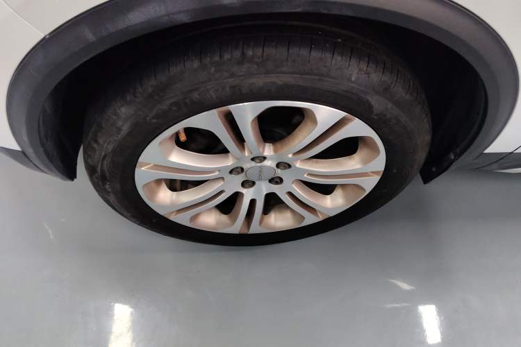 Used Lynk & Co 01 2017 2.0T Two-Wheel Drive Pro Edition Left Front Wheel Hub