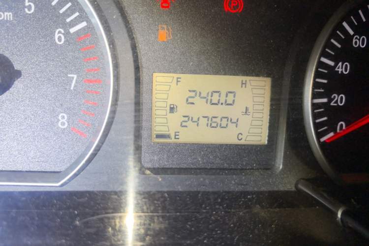 Used FORTHING Lingzhi 2018 M3 1.5L 5-Seat Base Model Odometer Close Up