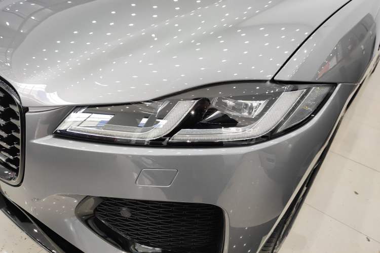 Used Jaguar F-PACE 2023 P250 R-Dynamic BLACK
