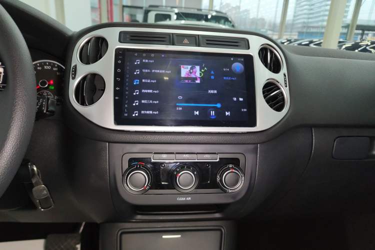 Used Volkswagen Tiguan L 2016 280TSI Automatic Two-Wheel-Drive Silk Road Style Edition
