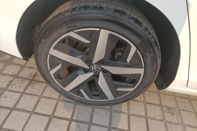 Used Volkswagen Lamando 2025 Lavida L 280TSI DSG Cool & Spicy Edition Right Rear Wheel Hub