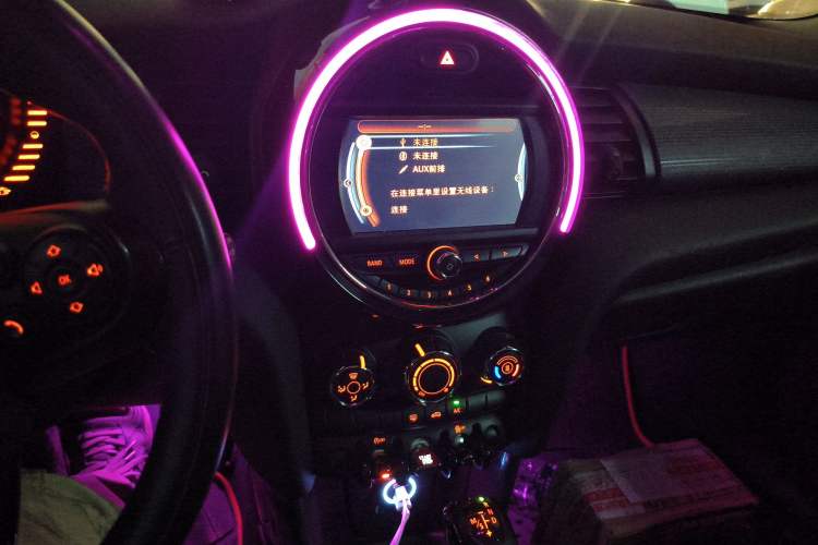 Used MINI 2015 1.5T COOPER Fun Five-Door Edition Audio And AC Panel