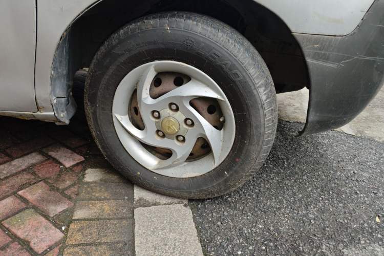 Used JAC Group Refine 2011 2.0L Shuttle Gasoline Standard Edition HFC4GA3
