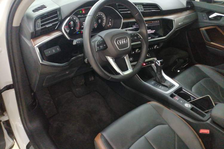 Used Audi Q3 2021 35 TFSI Fashionable and Elegant Model
